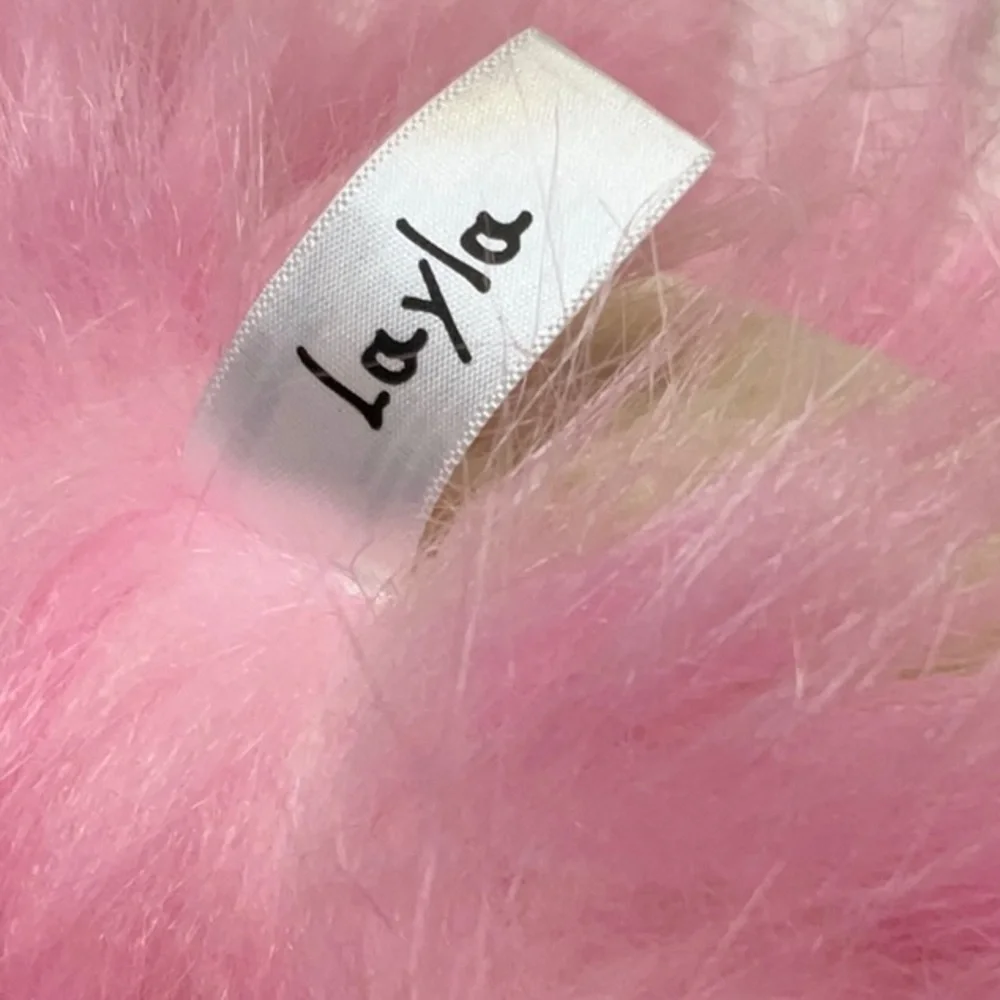 Layla the Hedgehog Plush Toy with Pink Hair 9/2022